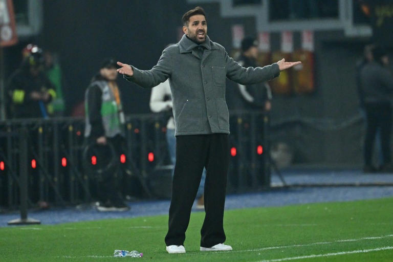 Cesc Fabregas Tunjukkan Kekecewaan Setelah Laga Buruk