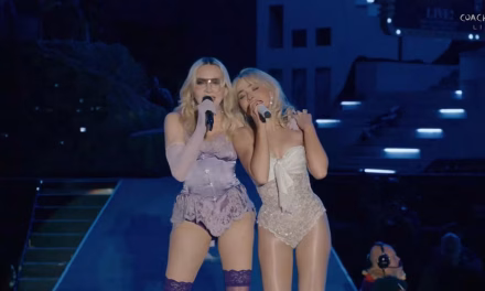 Madonna Dan Sabrina Carpenter Curi Perhatian Di Coachella!