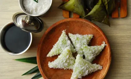Kue Lupis: Manis Tradisi Nusantara Yang Tak Lekang Oleh Waktu