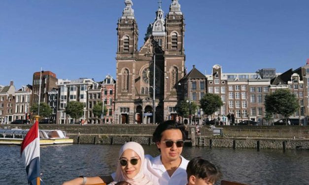Gaya Santai Nikita Willy Menyusuri Open Havenfront Amsterdam