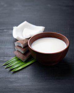 Bukan Musuh Kesehatan, Khasiat Santan Yang Sering Terabaikan