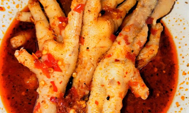 Meledak Di Mulut! Sensasi Pedas Ceker Mercon Viral