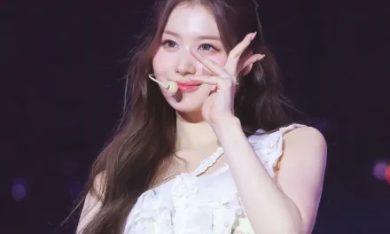Tangis Sana TWICE Pecah Di Konser Penutup, Fans Ikut Terharu
