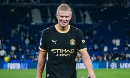 Haaland Tak Bisa Tahan Emosi! Ayyoub Bouaddi Kena Tegur