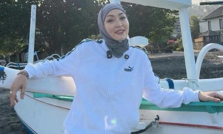 Cantiknya Sunrise! Angelina Sondakh Jalan-Jalan Pagi Di Lombok