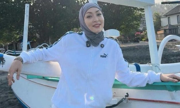 Cantiknya Sunrise! Angelina Sondakh Jalan-Jalan Pagi Di Lombok