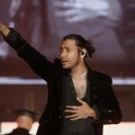 Fashion Goals! Ello Gaya Maskulin Dengan Kalung Berlian