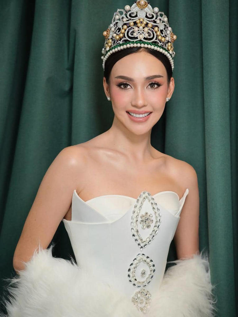 Potret Sokea Kimleang Miss International Kamboja Penuh Pesona!